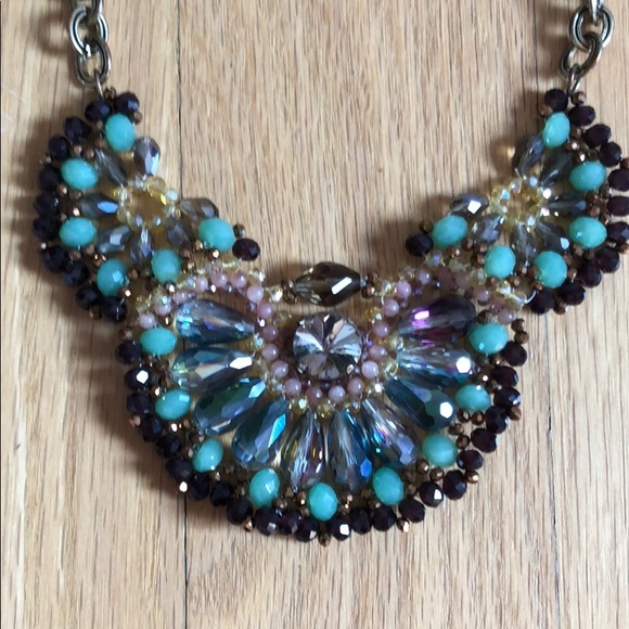 Iridescent beaded bib necklace - Picture 2 of 3